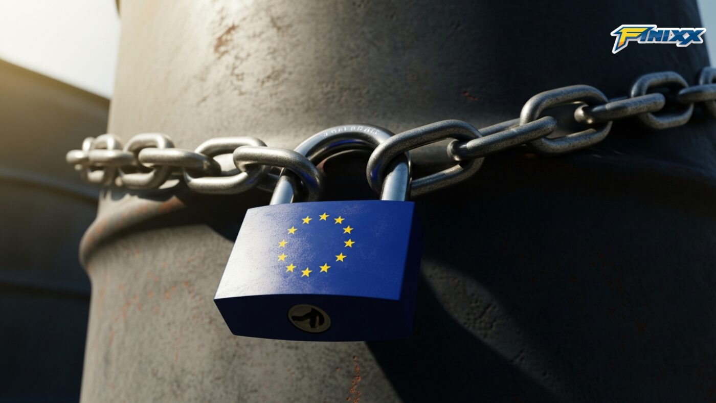 An oil barrel, representing Russian oil, is locked by a heavy chain and a padlock with an EU flag, symbolizing the EU's oil price cap sanctions.